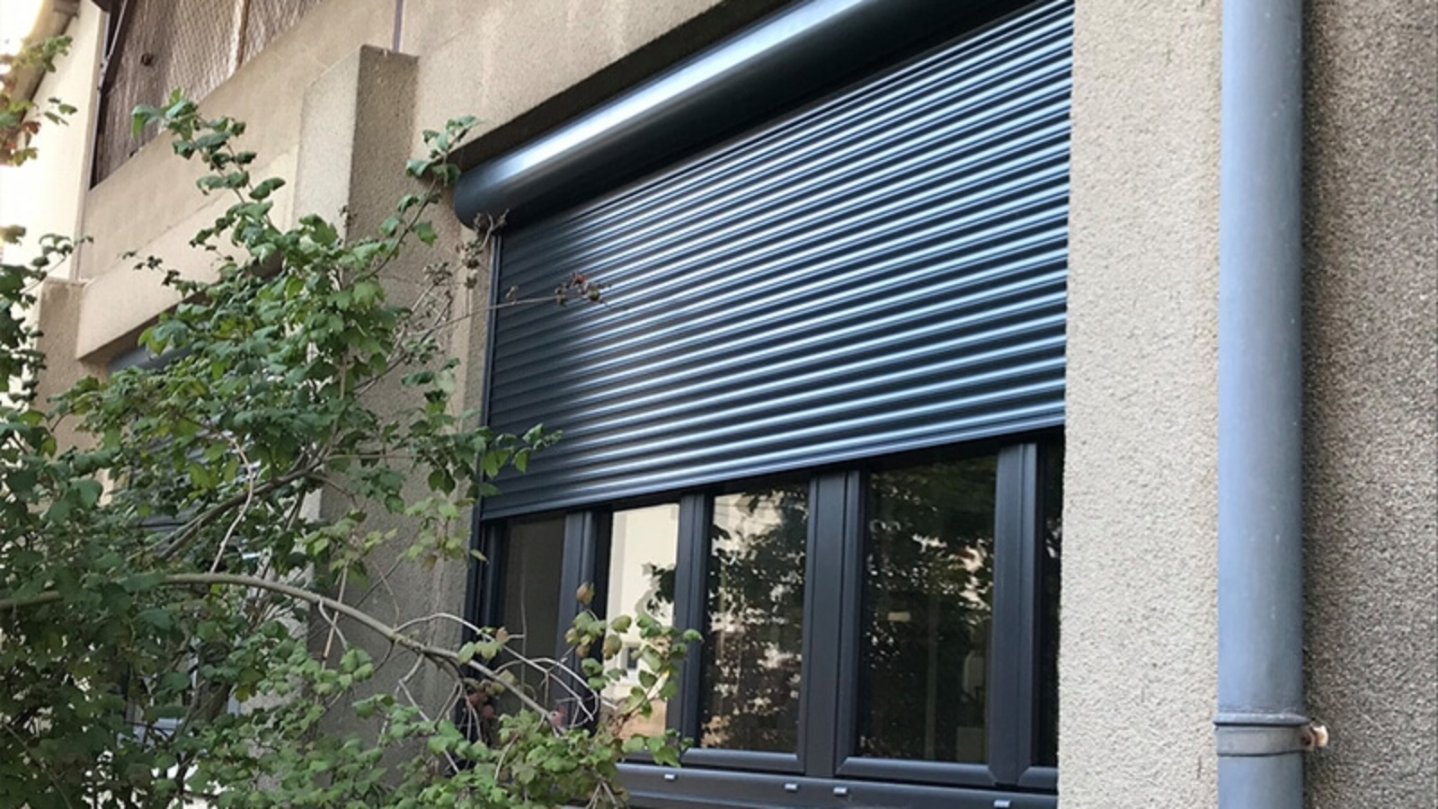 chassis-pvc-plaxe-gris